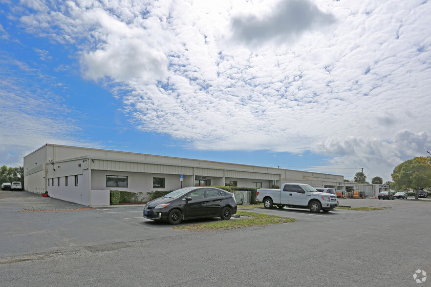 1500 Avenue R, Riviera Beach, FL for lease - Primary Photo - Image 3 of 19