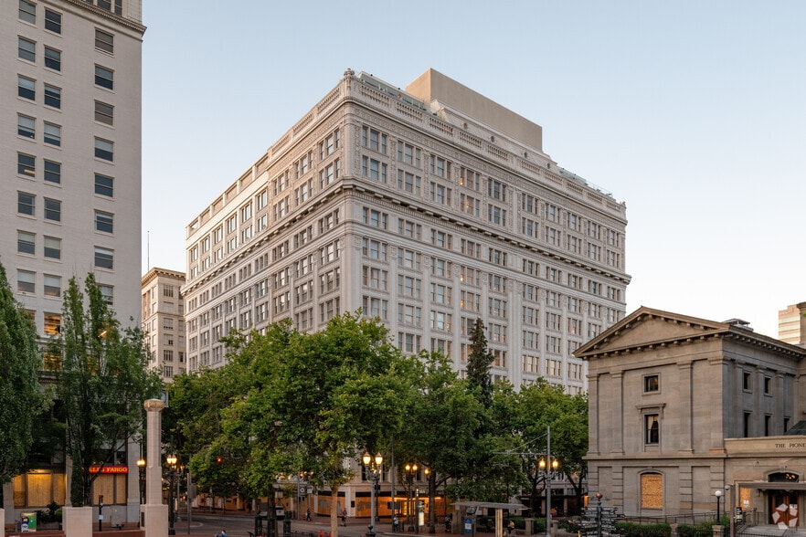 621 SW 5th Ave, Portland, OR for lease - Building Photo - Image 3 of 21