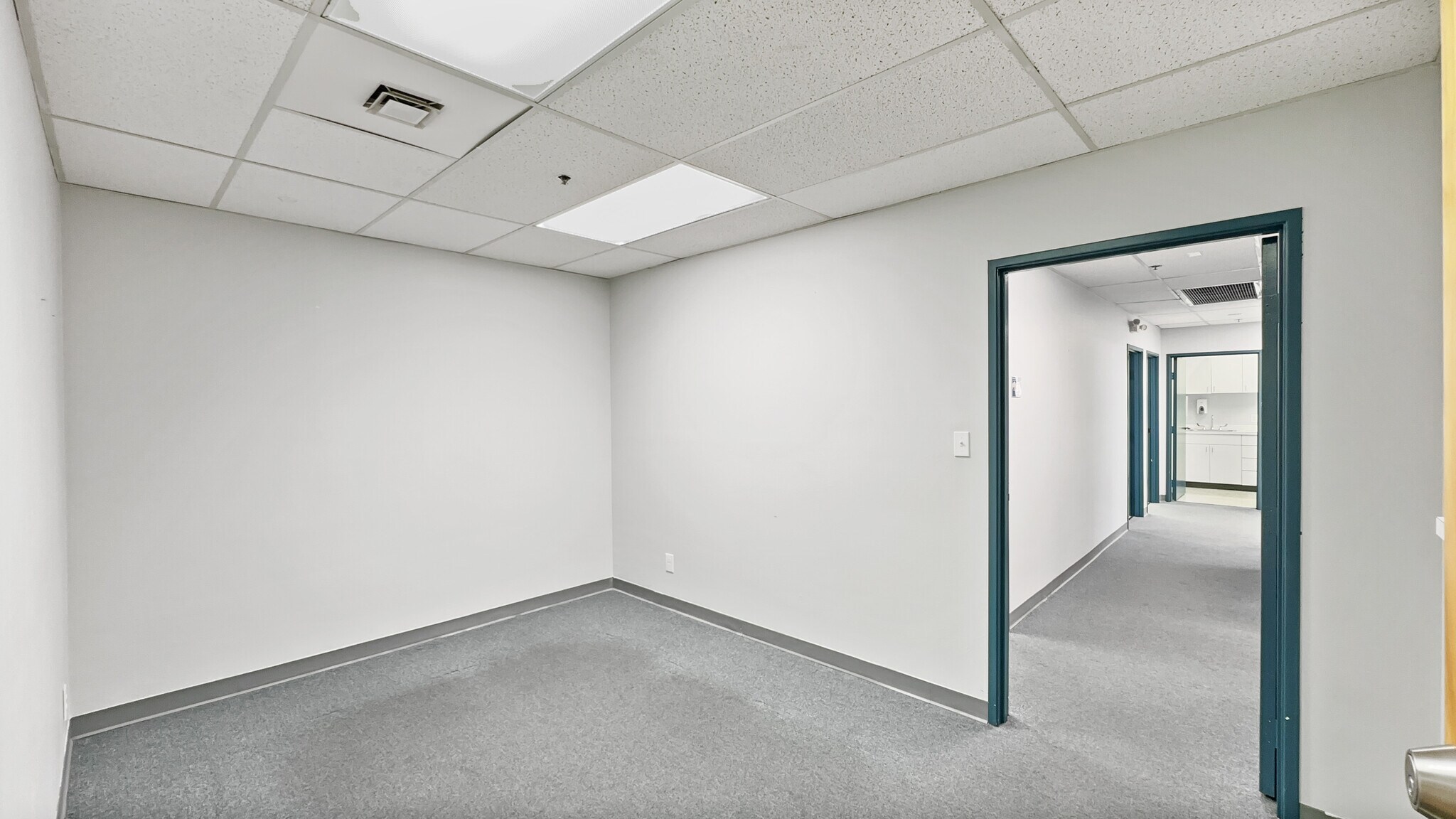 6301 Mountain Vista St, Henderson, NV for lease Interior Photo- Image 1 of 10