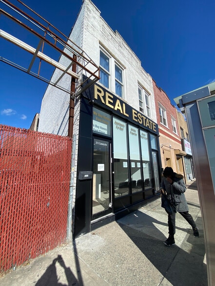 21113 Jamaica Ave, Queens Village, NY for lease - Primary Photo - Image 1 of 1
