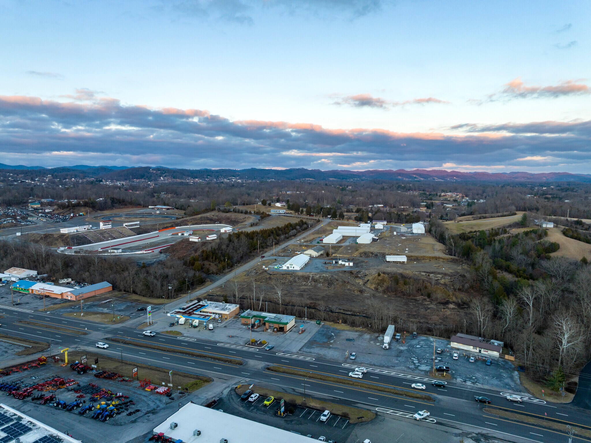 2721 N John B Dennis Hwy, Kingsport, TN 37660 Operating Car Wash