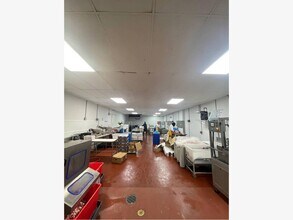 501 NE 183 St, Miami, FL for lease Interior Photo- Image 1 of 3