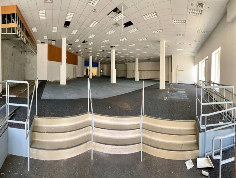 1760 Ocean Ave, San Francisco, CA for lease - Building Photo - Image 3 of 4