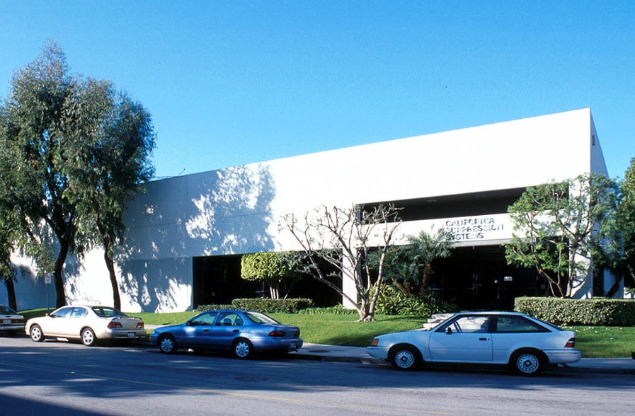 2425 Mira Mar Ave, Long Beach, CA for lease - Building Photo - Image 1 of 5