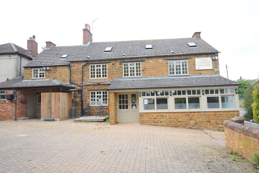 1 Loddington Rd, Kettering, NN14 1PY