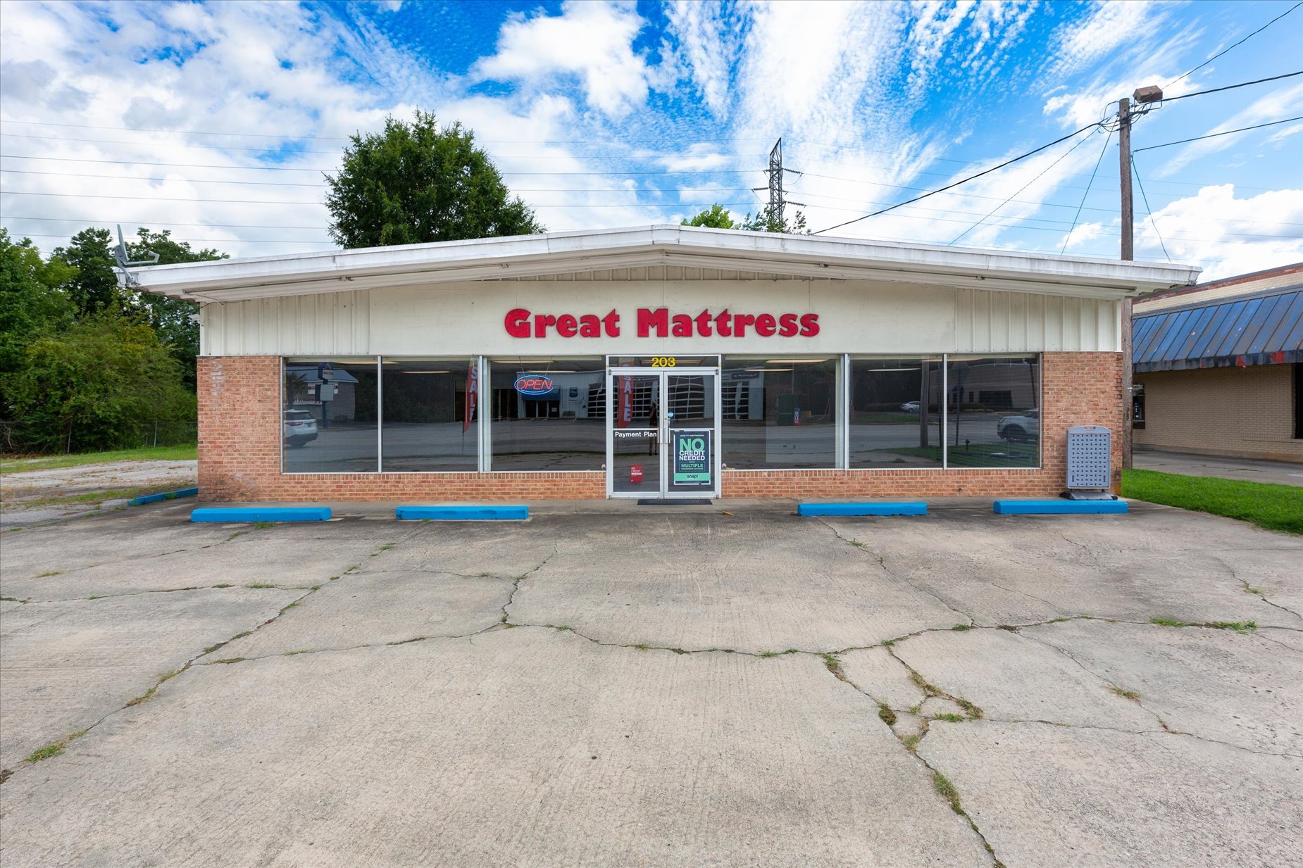 203 Hillcrest Dr, Laurens, SC for sale Primary Photo- Image 1 of 1