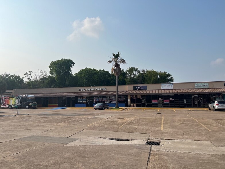 8200-8290 W Bellfort St, Houston, TX for lease - Building Photo - Image 2 of 10