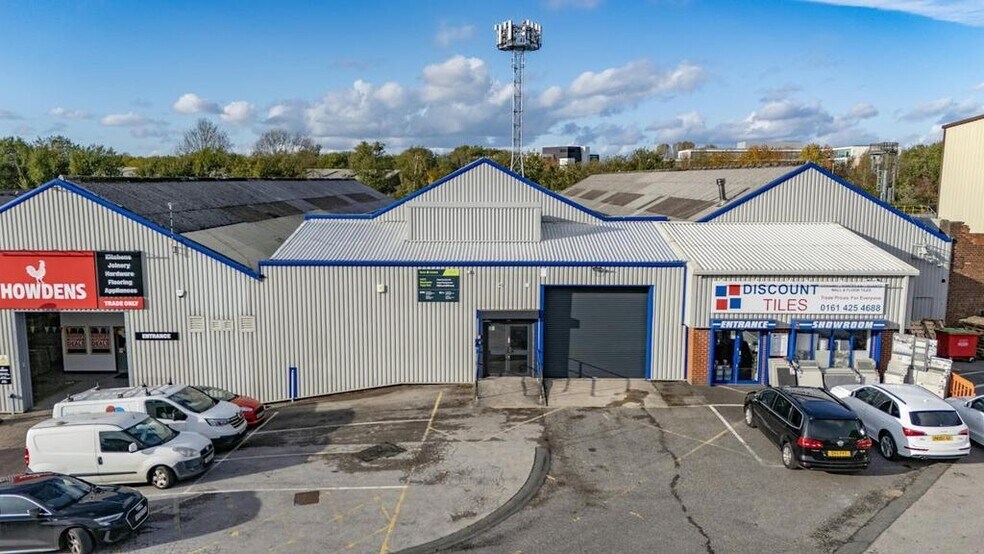Oldham Rd, Manchester for lease - Building Photo - Image 2 of 17