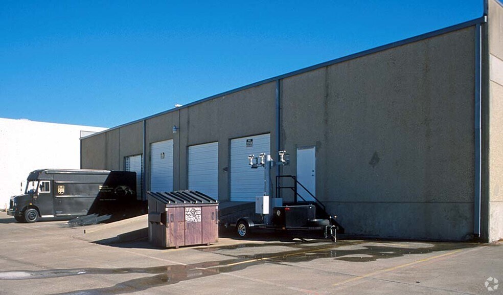 10821-10823 Sanden Dr, Dallas, TX for lease - Other - Image 2 of 8