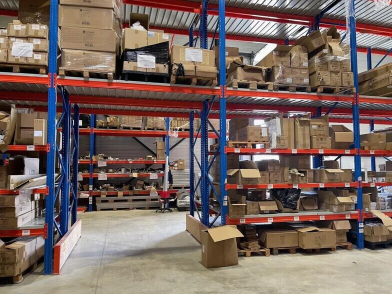 Office in Vendargues for lease - Interior Photo - Image 3 of 7