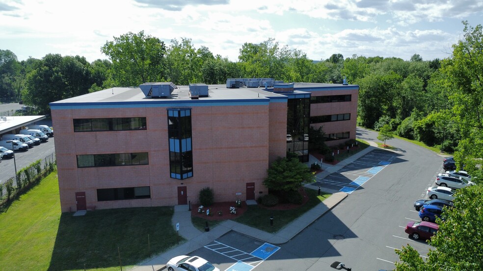 101 University Dr, Amherst, MA for lease - Building Photo - Image 2 of 8