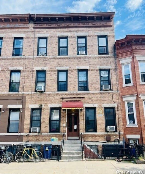 224 Moffat St, Brooklyn, NY for sale - Building Photo - Image 1 of 1