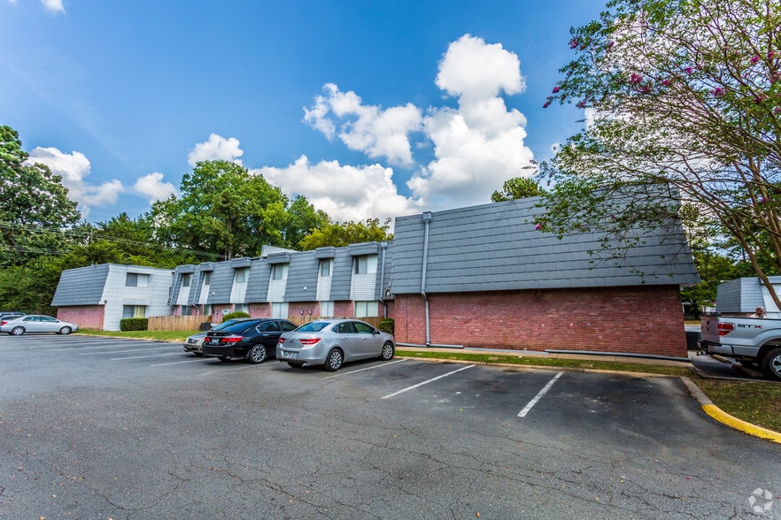 801 S Rodney Parham Rd, Little Rock, AR, 72205 Apartments Property