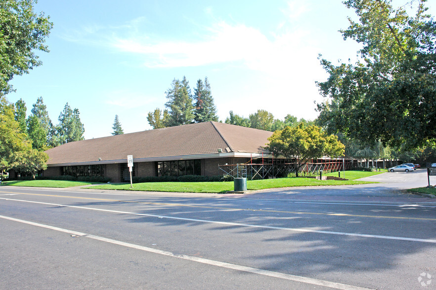 800 Howe Ave, Sacramento, CA for sale - Building Photo - Image 2 of 8