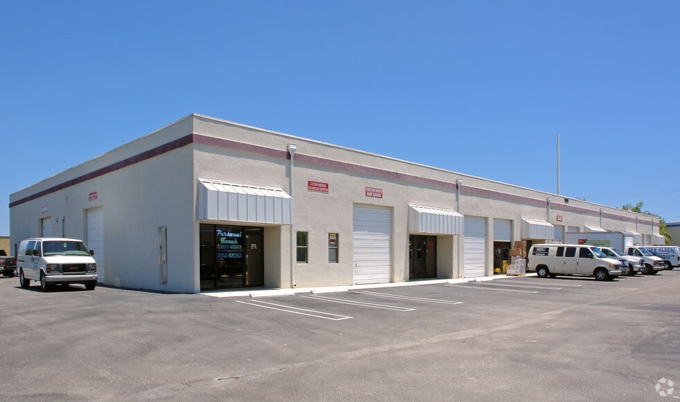 1599 SW 30th Ave, Boynton Beach, FL for lease - Primary Photo - Image 1 of 6