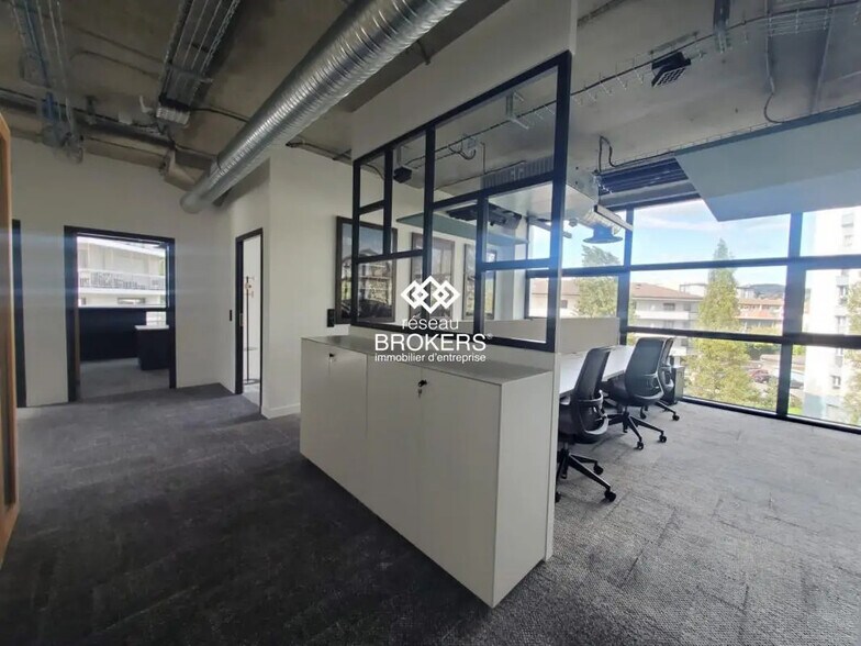 Office in Annecy for lease - Interior Photo - Image 3 of 9