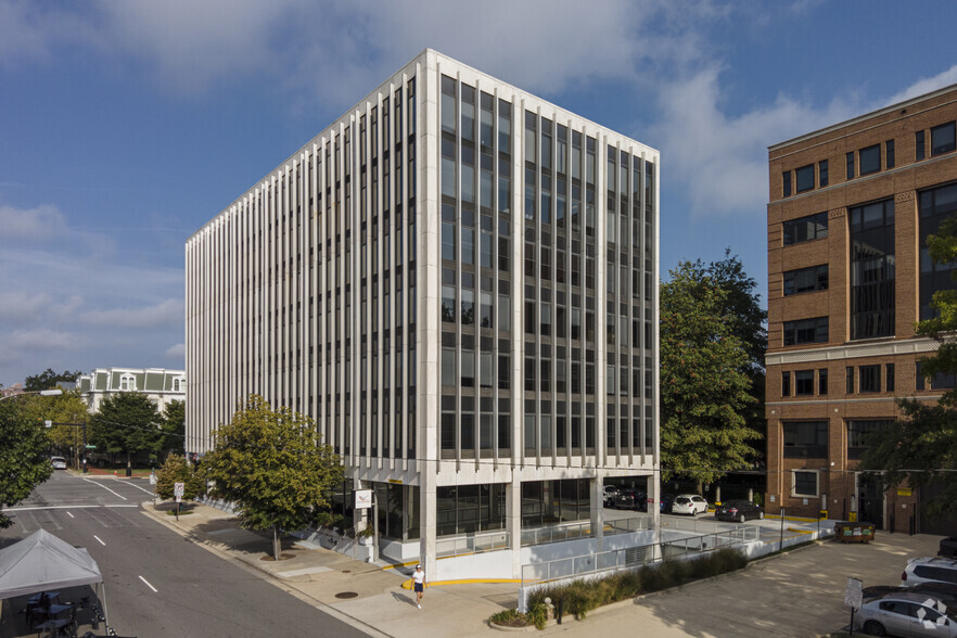 901 N Washington St, Alexandria, VA for lease - Building Photo - Image 2 of 6