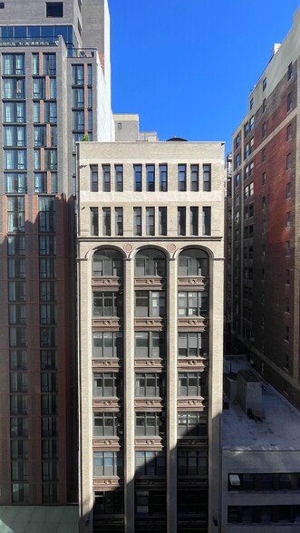 39-41 W 38th St, New York, NY for lease - Building Photo - Image 3 of 4