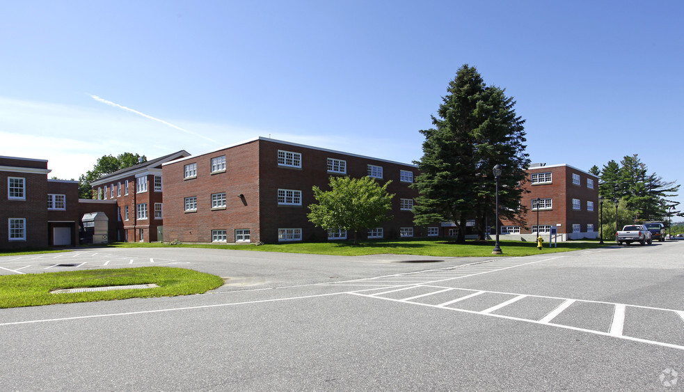 60 Pineland Dr, New Gloucester, ME for lease - Building Photo - Image 3 of 12