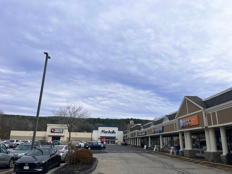 546 Stockbridge Rd, Great Barrington, MA for lease - Building Photo - Image 2 of 2