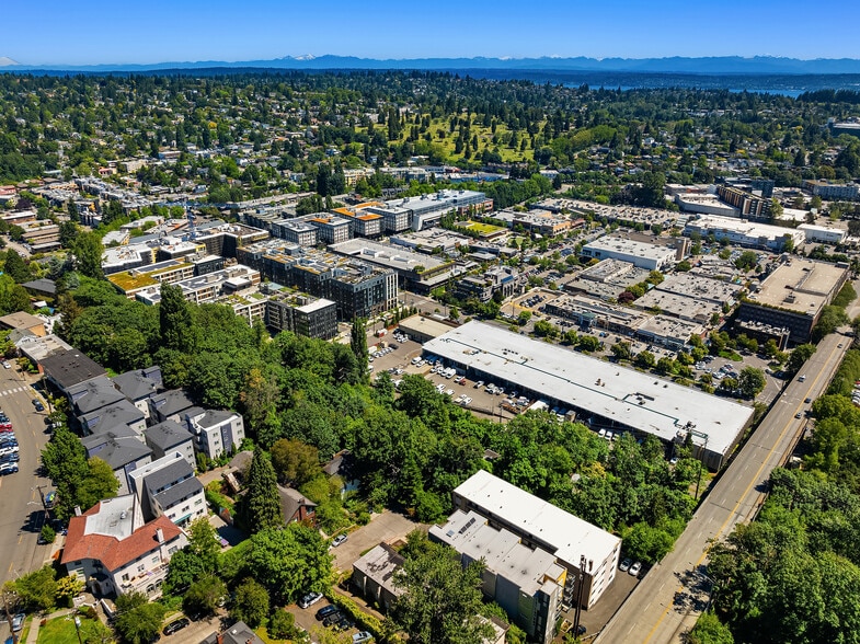 University District 47-Unit Portfolio portfolio of 2 properties for sale on LoopNet.com - Building Photo - Image 2 of 7