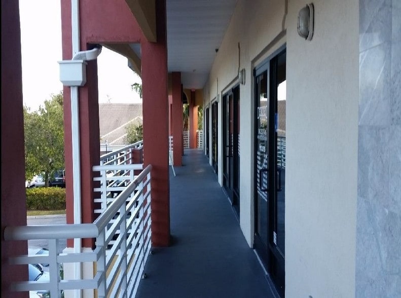 1000 Palm Coast Pky SW, Palm Coast, FL for lease - Building Photo - Image 3 of 3