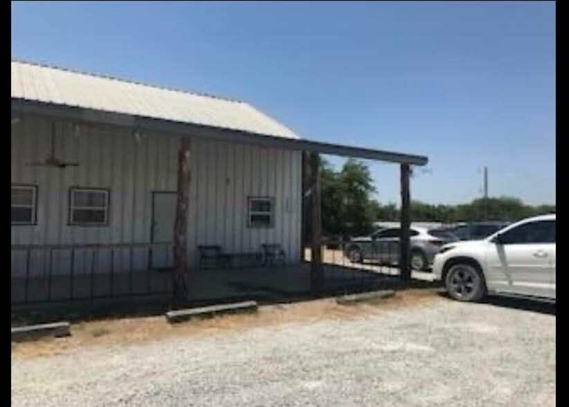18945 FM 8, Stephenville, TX for lease - Building Photo - Image 3 of 17