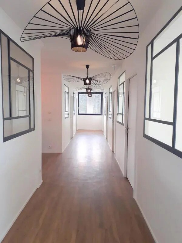 Office in Jouy-en-Josas for lease Interior Photo- Image 1 of 9