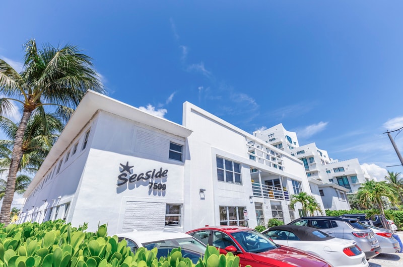 SEASIDE ALL SUITES HOTEL portfolio of 3 properties for sale on LoopNet.com - Building Photo - Image 1 of 5