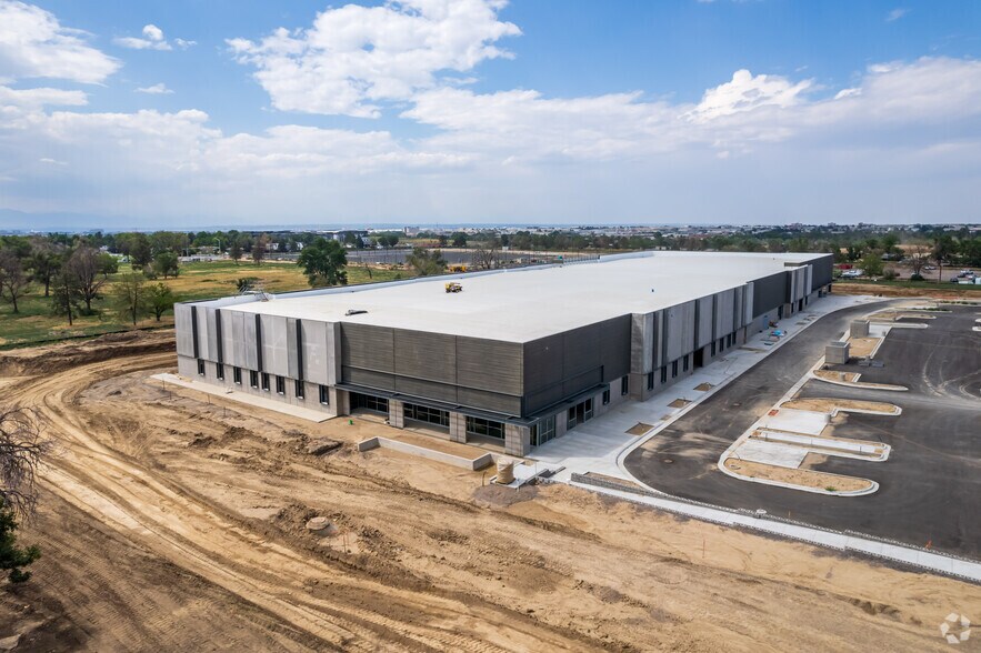 2251 N Revere St, Aurora, CO for lease - Building Photo - Image 2 of 15