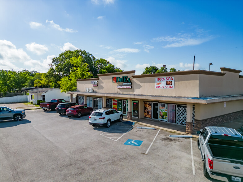 515-519 Park St, Baytown, TX for lease - Building Photo - Image 2 of 6