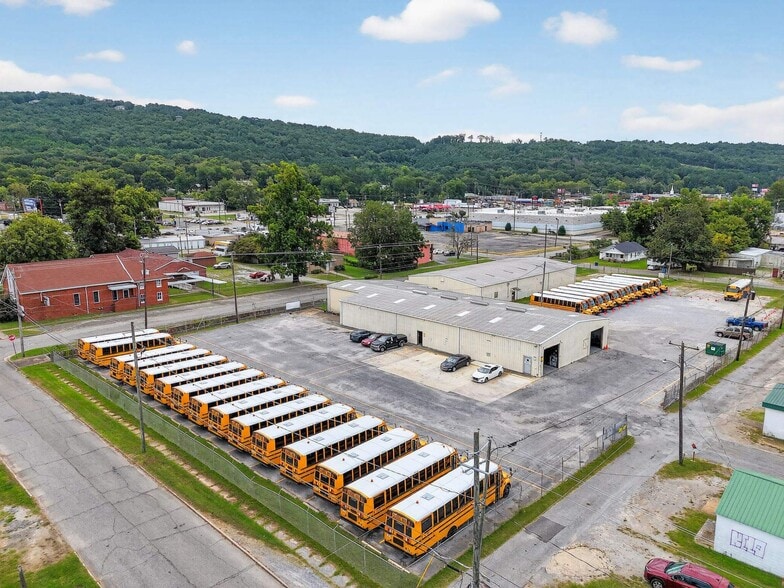 512 & 528 S Wilmer Ave Anniston, AL 3620 portfolio of 2 properties for sale on LoopNet.com - Building Photo - Image 3 of 12