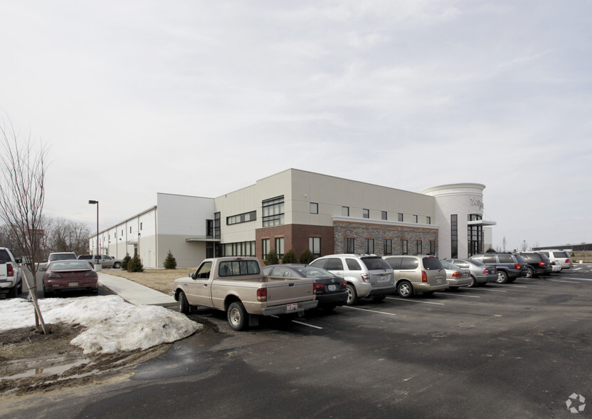 231 Commerce Blvd, Johnstown, OH for lease - Building Photo - Image 2 of 6