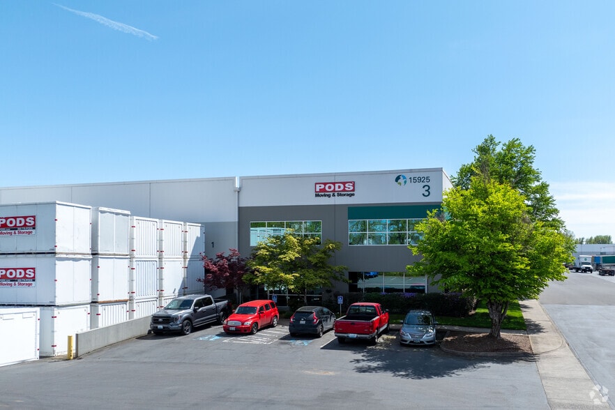 15925 N Lombard St, Portland, OR for lease - Building Photo - Image 2 of 5