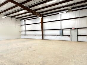 000 Hawks Perch, Nixa, MO for lease Interior Photo- Image 1 of 9