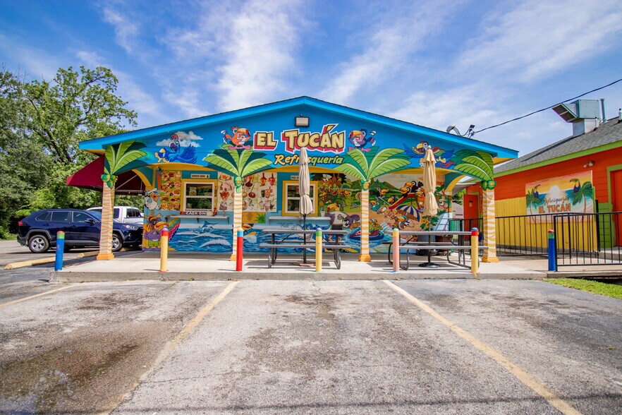 518 Mill Ave, Conroe, TX for sale - Building Photo - Image 1 of 1