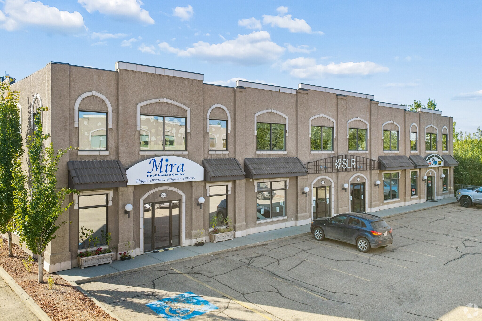 6932-6940 Roper Rd NW, Edmonton, AB for sale Primary Photo- Image 1 of 1