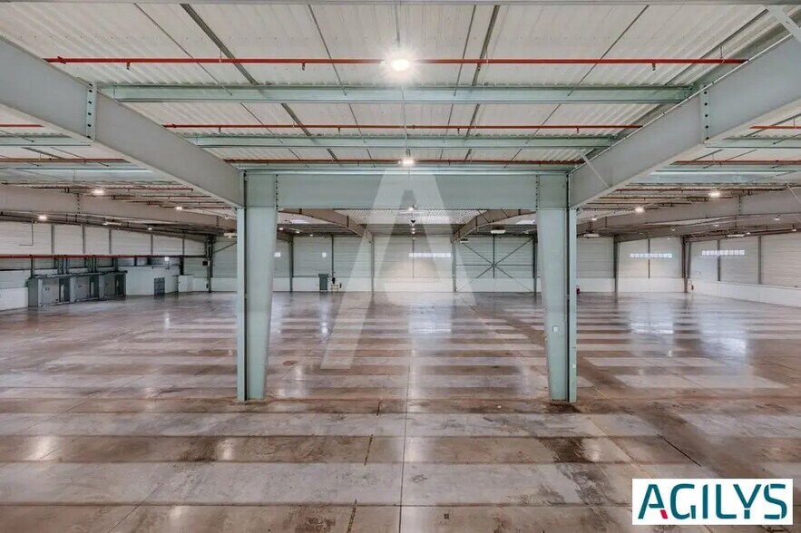 Industrial in Wissous for lease - Interior Photo - Image 2 of 9
