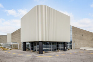 867-877 Boul Jean-Paul-Vincent, Longueuil QC - Warehouse