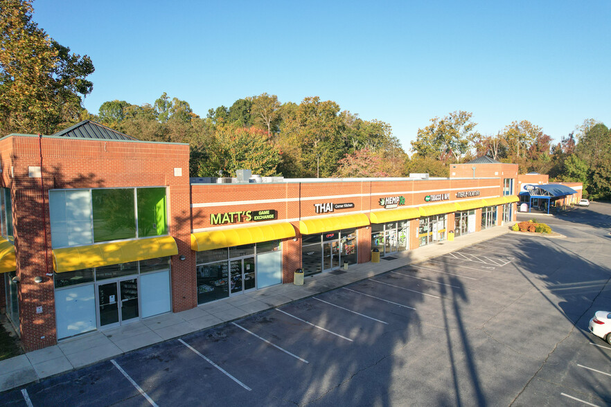 3743 Battleground Ave, Greensboro, NC for lease - Building Photo - Image 1 of 6