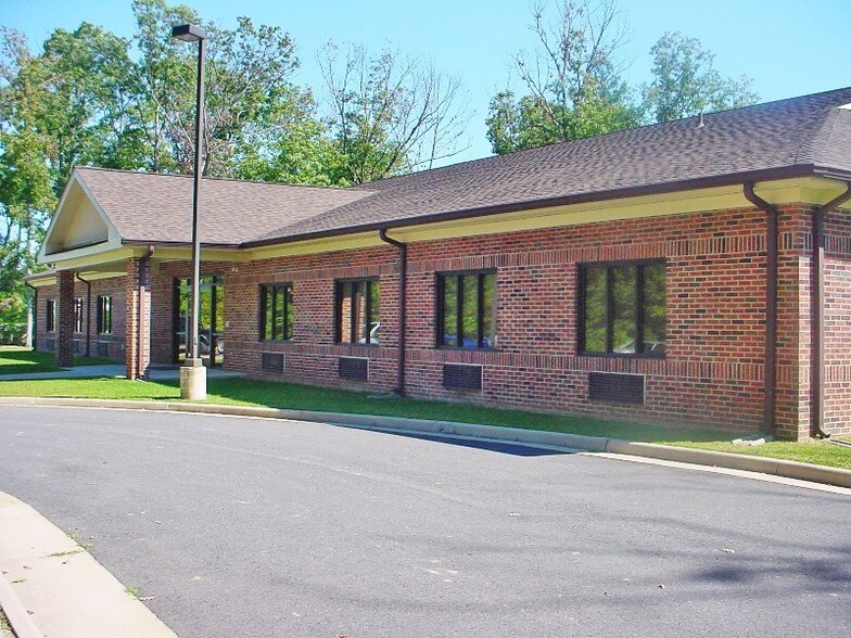 16441 Dahlgren Rd, King George, VA for sale - Primary Photo - Image 1 of 1