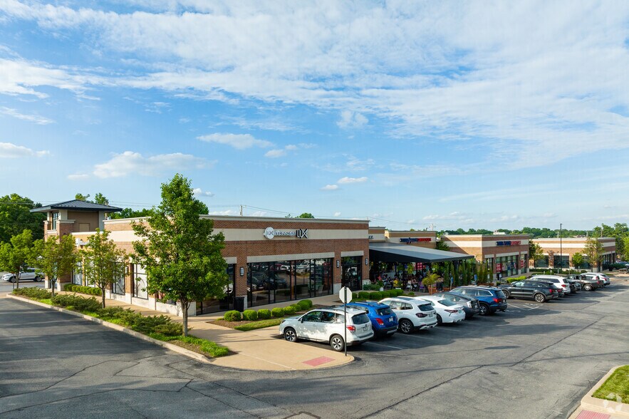 9556-9572 Manchester Rd, Rock Hill, MO for lease - Building Photo - Image 3 of 5