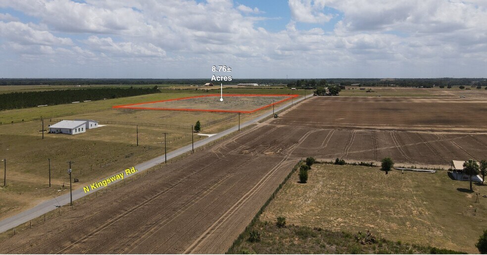 3227 N Kingsway Rd, Thonotosassa, FL 33592