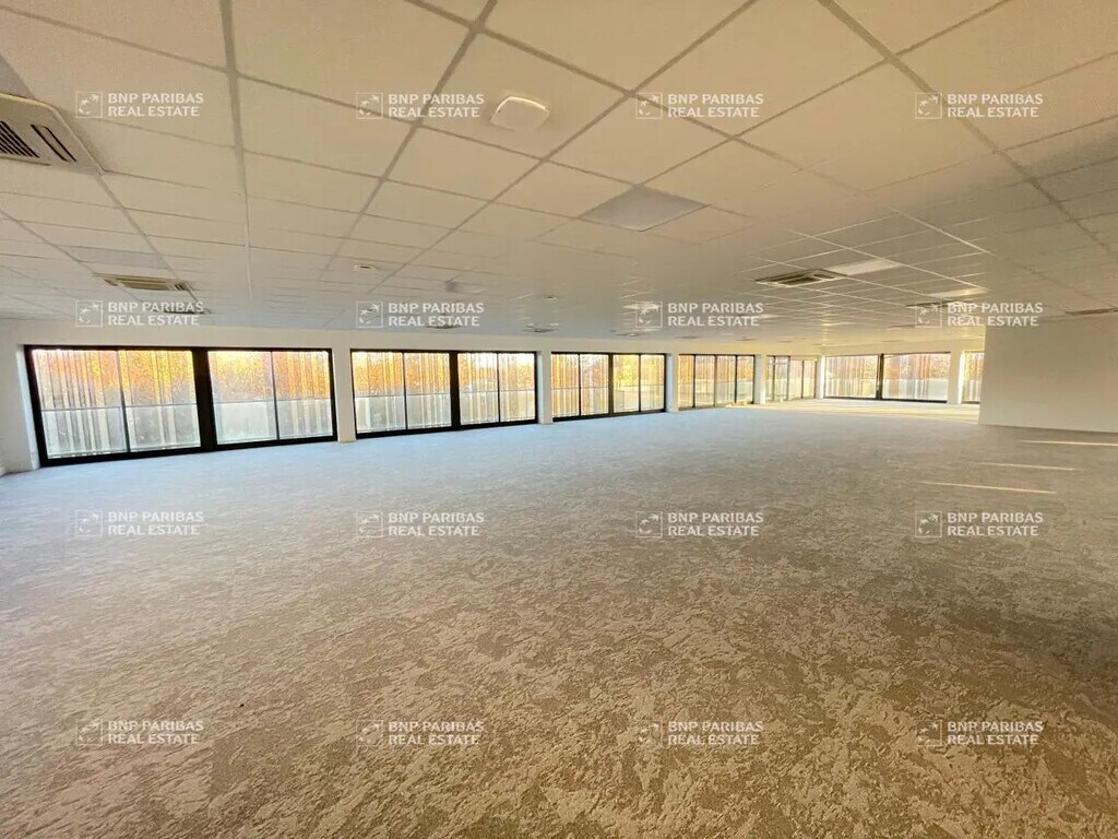 Location Bureaux 208 m² à 5 047 m² - Photo 1