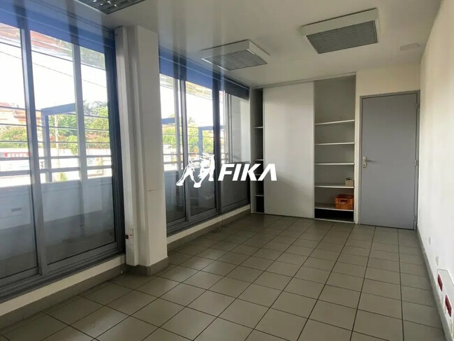 Location Bureaux 82 m² à 165 m²