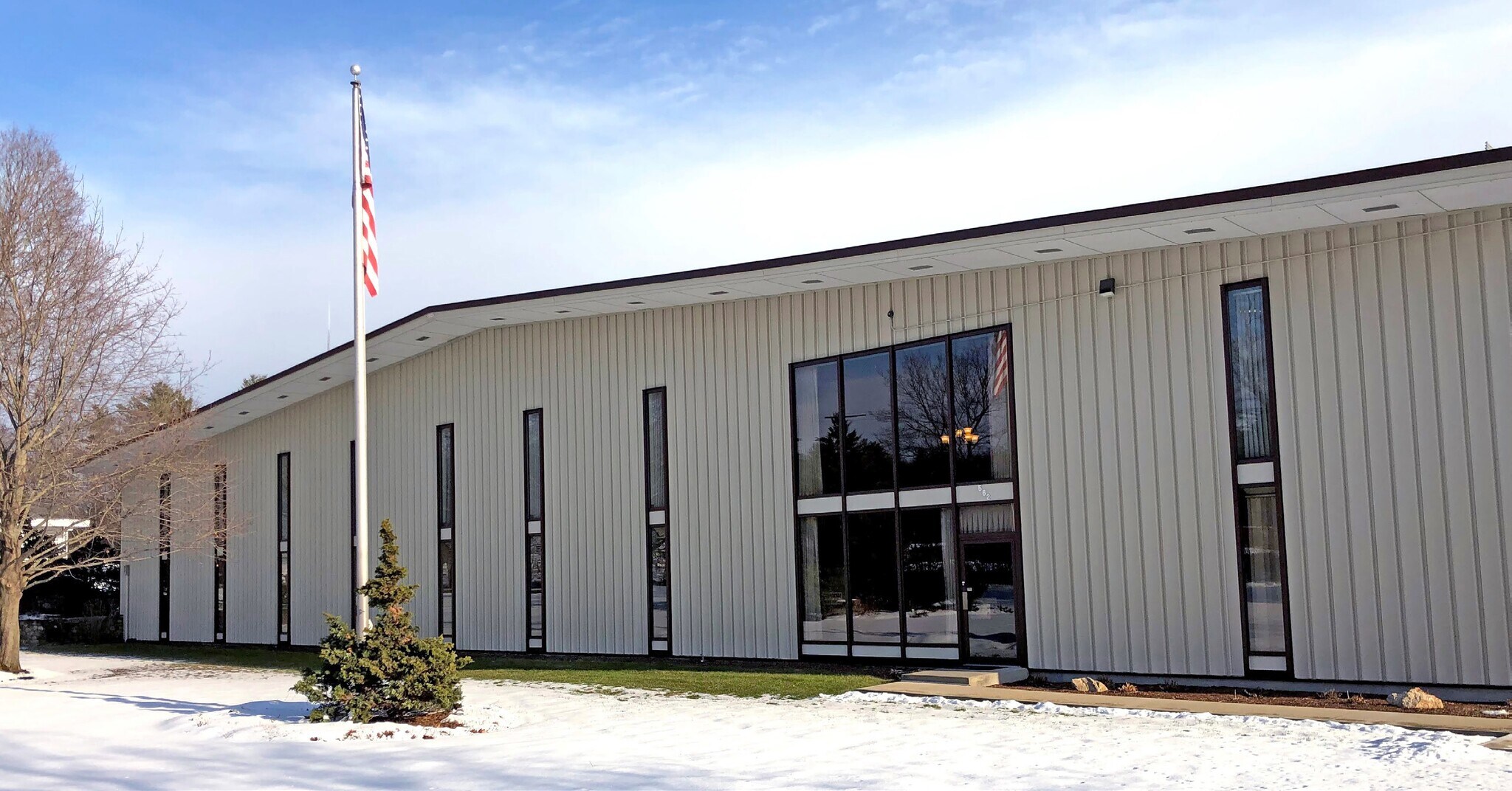 562 Mammoth Rd, Londonderry, NH for sale Building Photo- Image 1 of 1