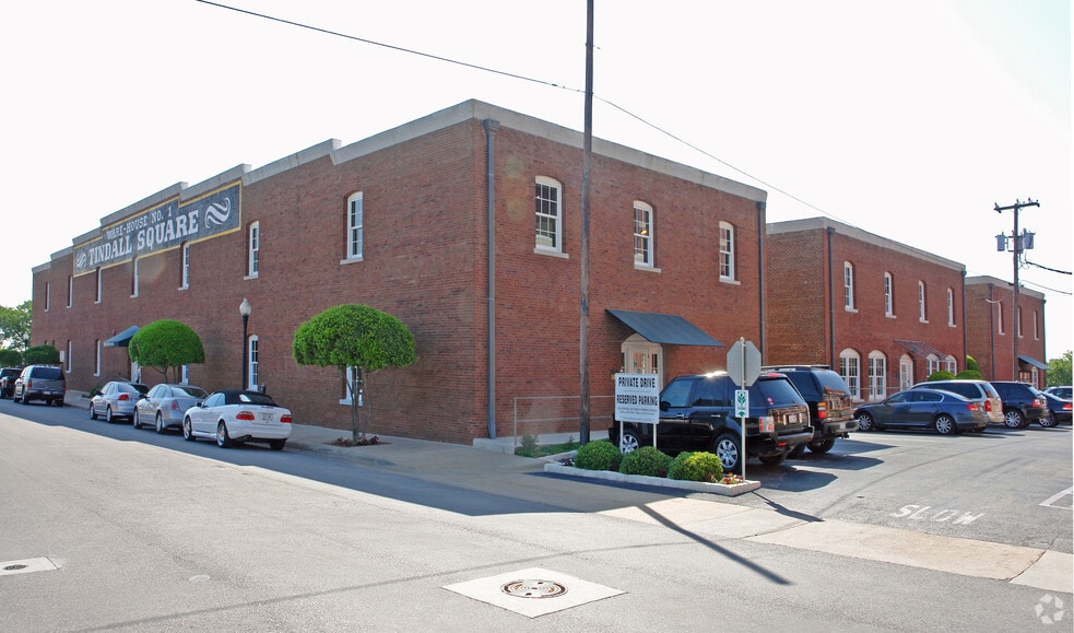 604 E 4th St, Fort Worth, TX for lease - Building Photo - Image 3 of 10