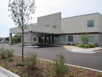 10945 N Port Washington Rd, Mequon, WI for lease - Building Photo - Image 2 of 2