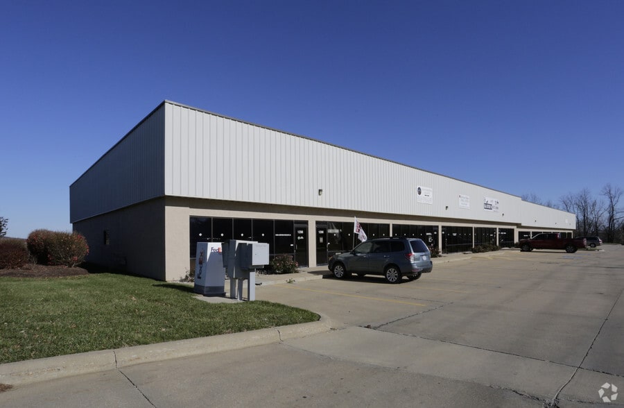 1276-1298 Eisenhower Rd, Leavenworth, KS for lease - Building Photo - Image 2 of 5