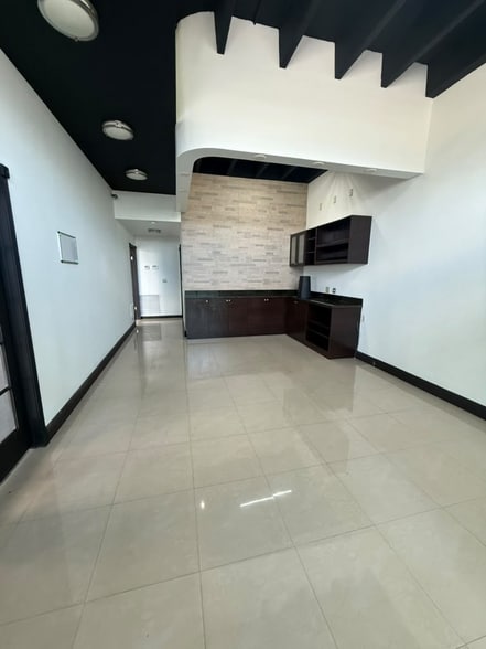 7227 Bird Rd, Miami, FL for lease - Building Photo - Image 3 of 21